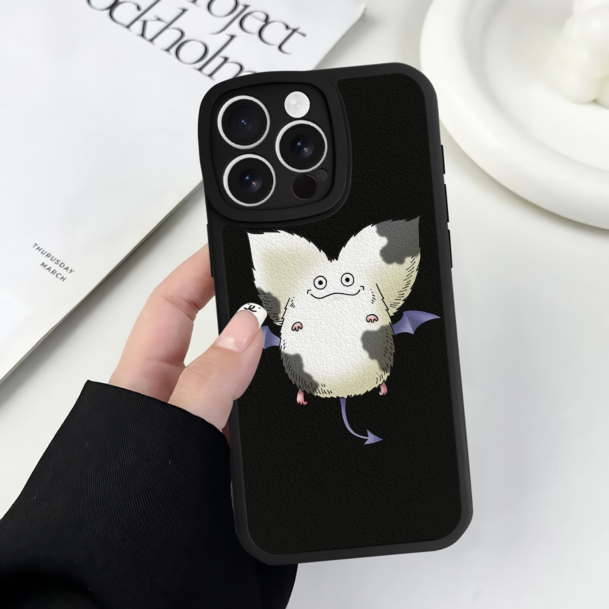 （画像用） ドラゴンクエスト Doragon Kuesuto Dragon Quest 【iPhone 16シリーズ対応】シリコンスマホケース（レザー調） 材質：シリコン